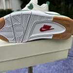 ⁦Jordan 4 sb pine green⁩ – תמונה ⁦8⁩