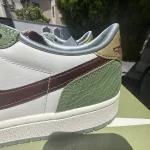⁦Jordan 1 low year of the dragon⁩ – תמונה ⁦2⁩